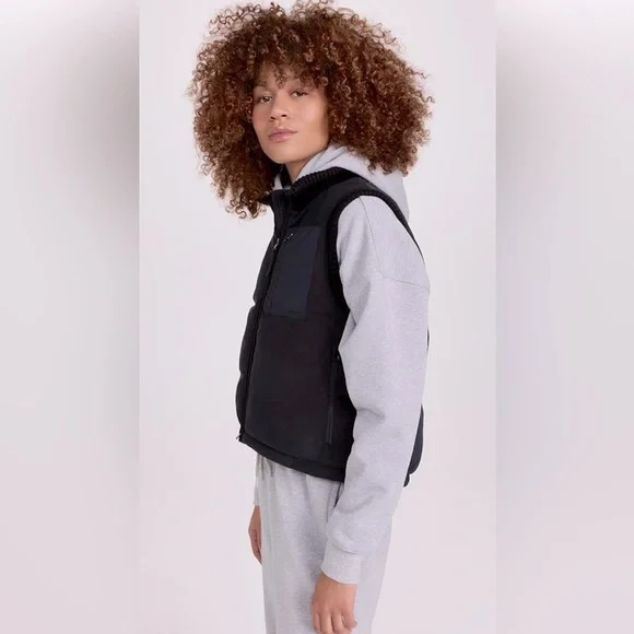 NWT Sweaty Betty Venture Padded Fleece Gilet Vest Size Large $168 - Picture 7 of 9